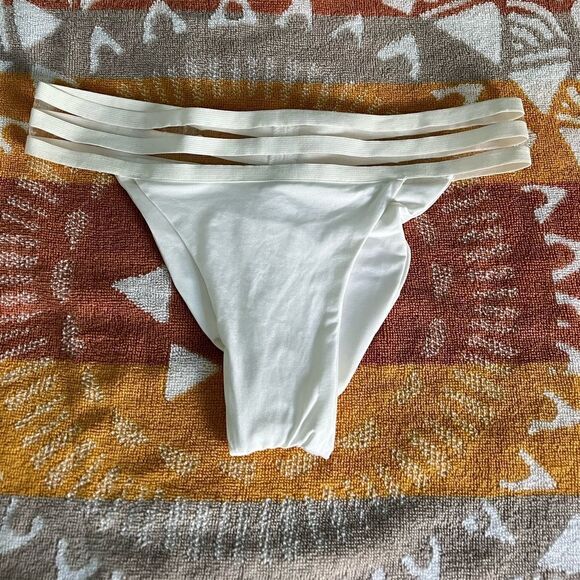 SHEER ADDICTION BEACH BUNNY BIKINI BOTTOM!! - Picture 1 of 4